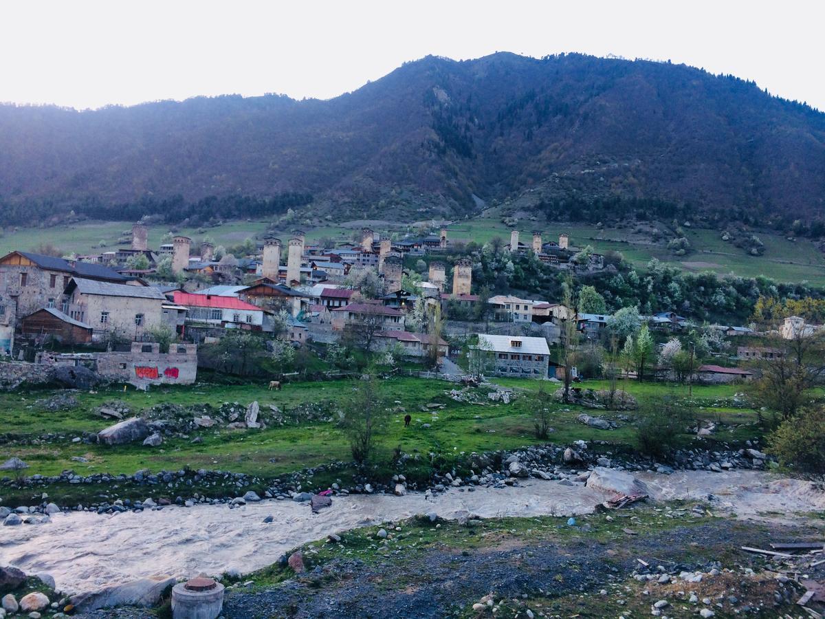 Ecohouse Svaneti เมสเตีย ภายนอก รูปภาพ